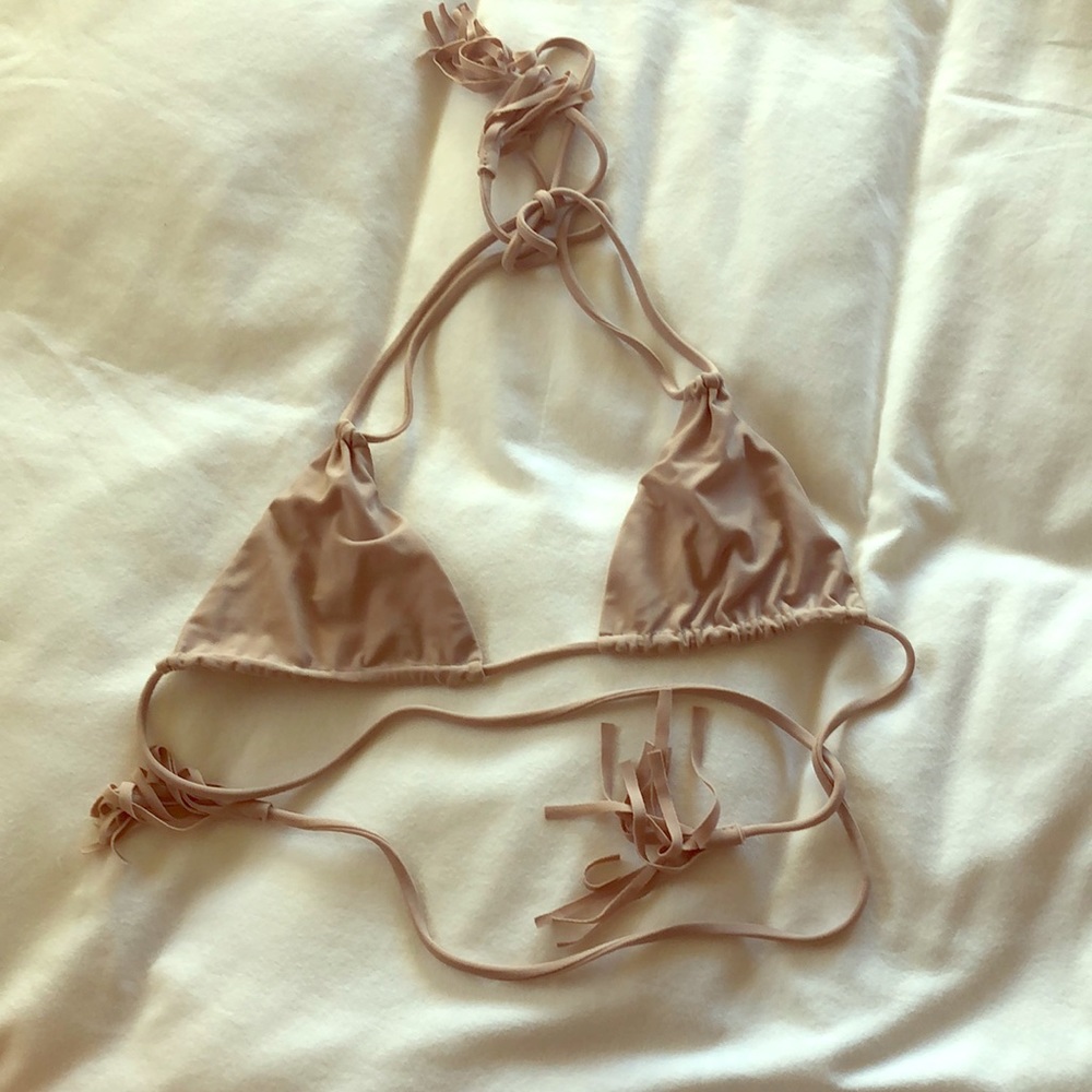 Acacia Canons  L Top Naked